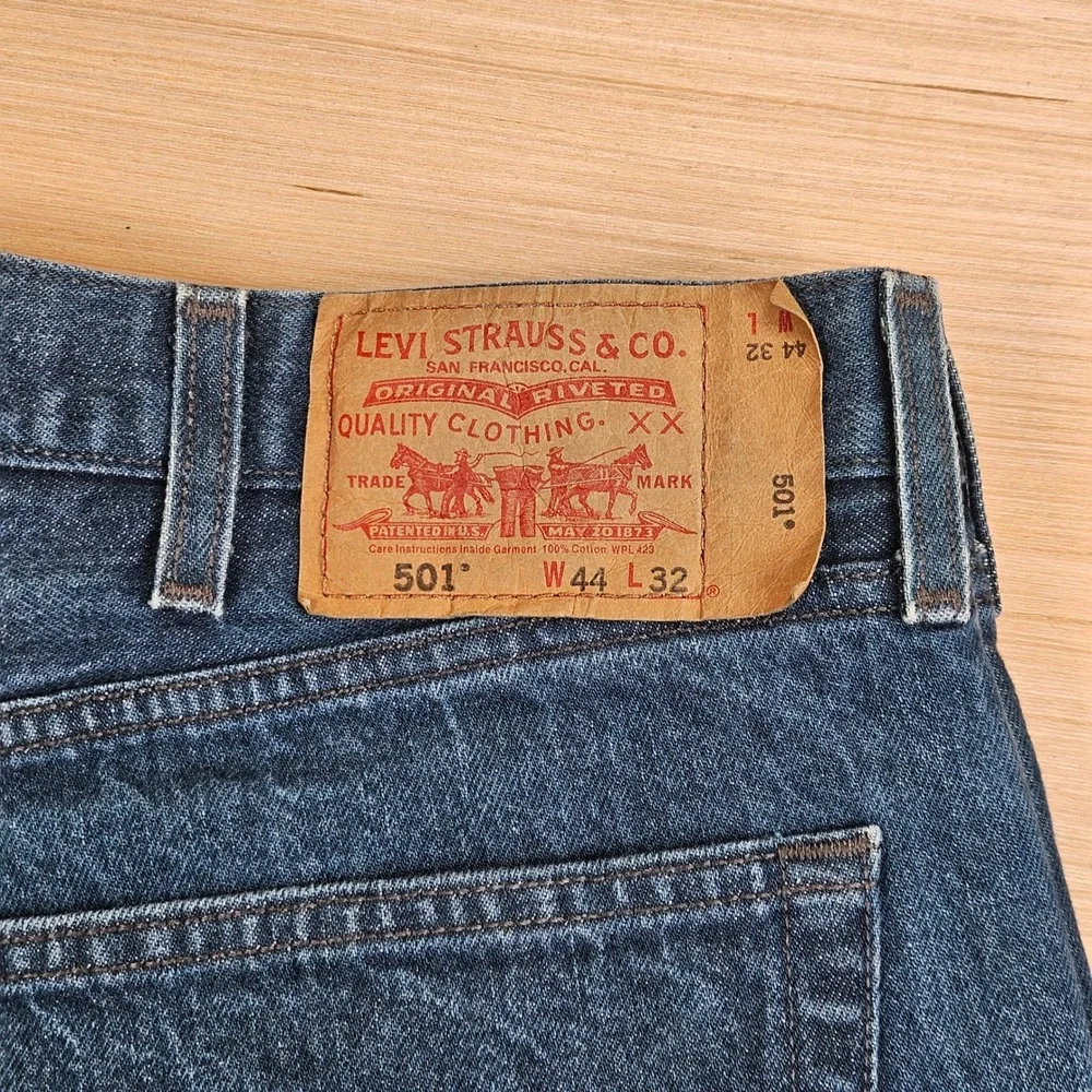 Levi's 501 Jeans Mens 44x32 Fit 42x29 Blue Straight Leg Button Fly Denim READ